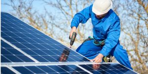 Installation Maintenance Panneaux Solaires Photovoltaïques à La Roche-Maurice